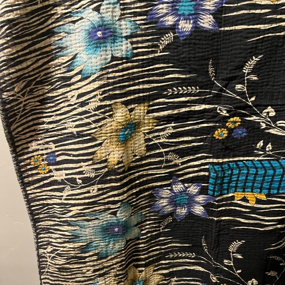 Beautiful Handmade “Sari Bari” Blanket 😊❤️ - Picture 7 of 7